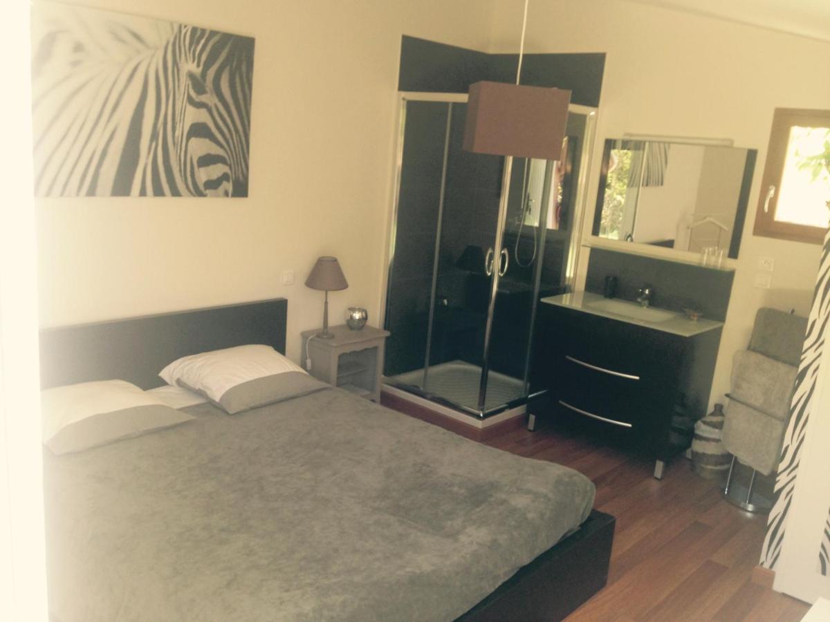 Chez Calou Bed & Breakfast Mane  Room photo